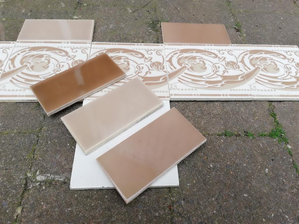 52 art nouveau randtegels met beige / taupe afbeelding, Ophalen