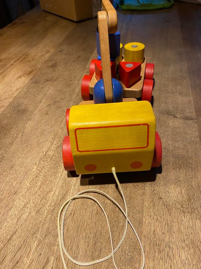 Houten trekauto met kraan en blokken, Ophalen of Verzenden, Zo goed als nieuw, Jongen of Meisje