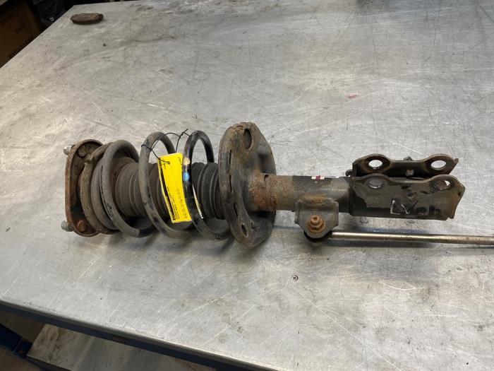 Schokdemperpoot links-voor van een Toyota Auris, Gebruikt, -, -, Ophalen of Verzenden