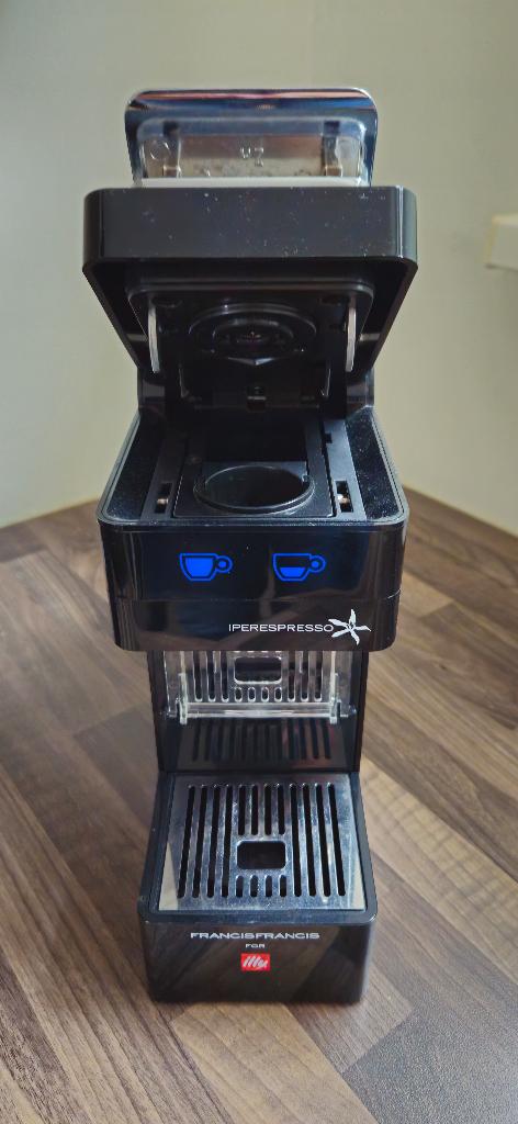 Illy Y3 Iperespresso Koffiemachine, Ophalen, Afneembaar waterreservoir, Gebruikt, Koffiemachine