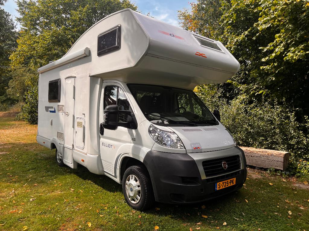 Te huur Rimor Elliot alcove 6 persoons (6 gordelplaatsen), Caravans en Kamperen
