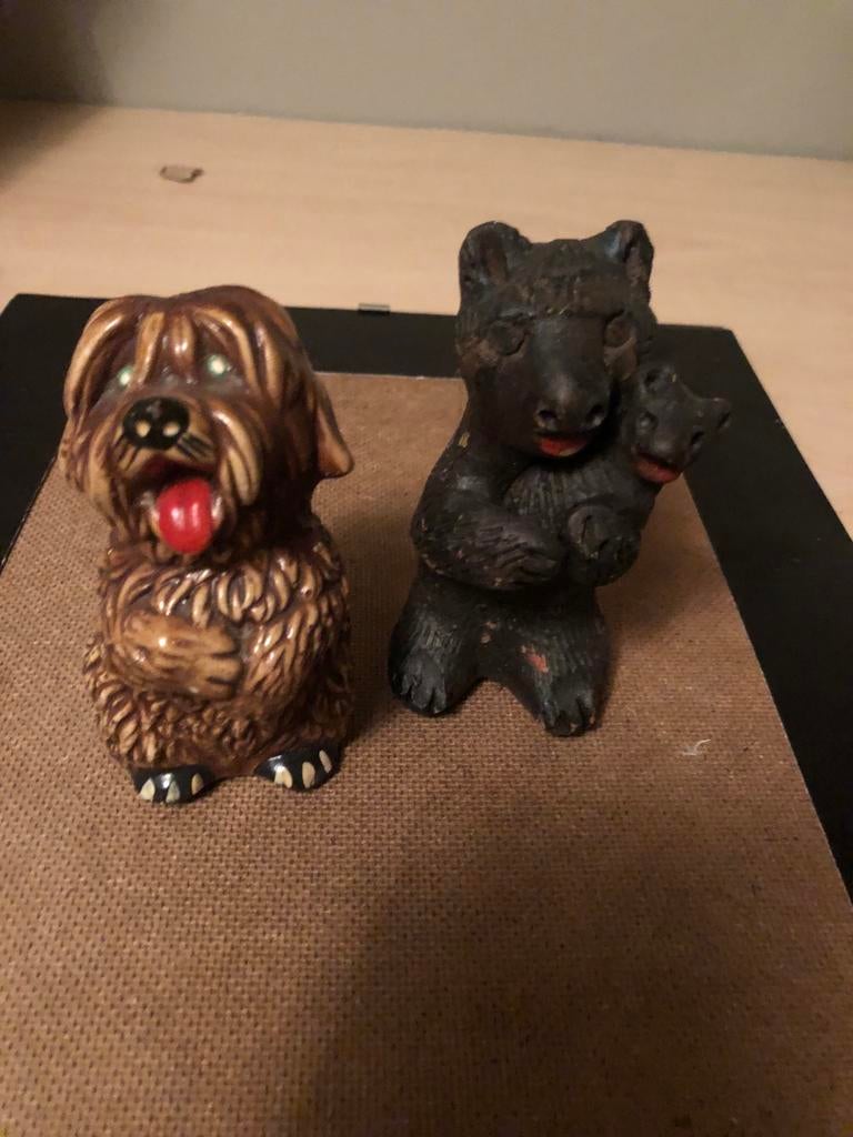 2 Roemeense Gipsen Beeldjes - Hond en Beer, Antiek en Kunst, Ophalen of Verzenden
