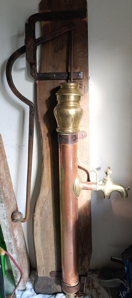 Oude koperen waterpomp met kraan, Ophalen of Verzenden, Koper