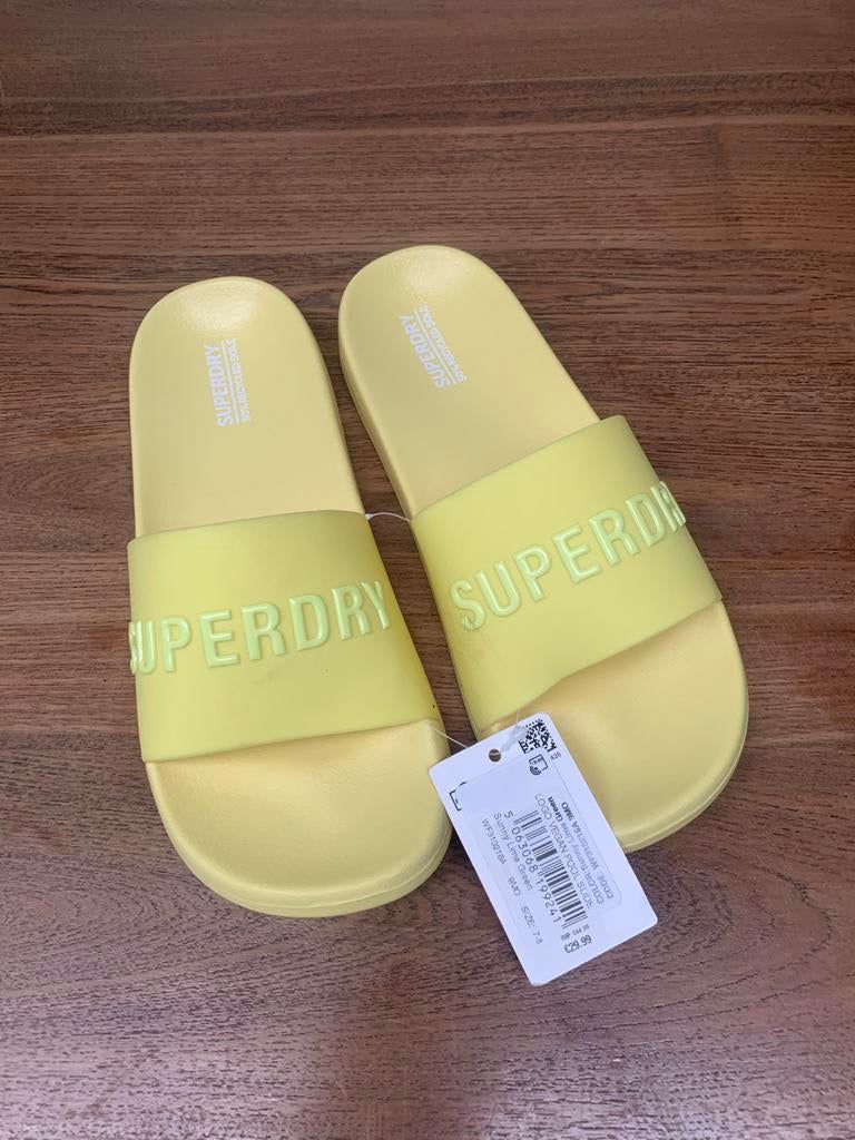 Nieuw Superdry  Slippers - Zomerse Stijl, Ophalen of Verzenden, Nieuw, Geel, Slippers