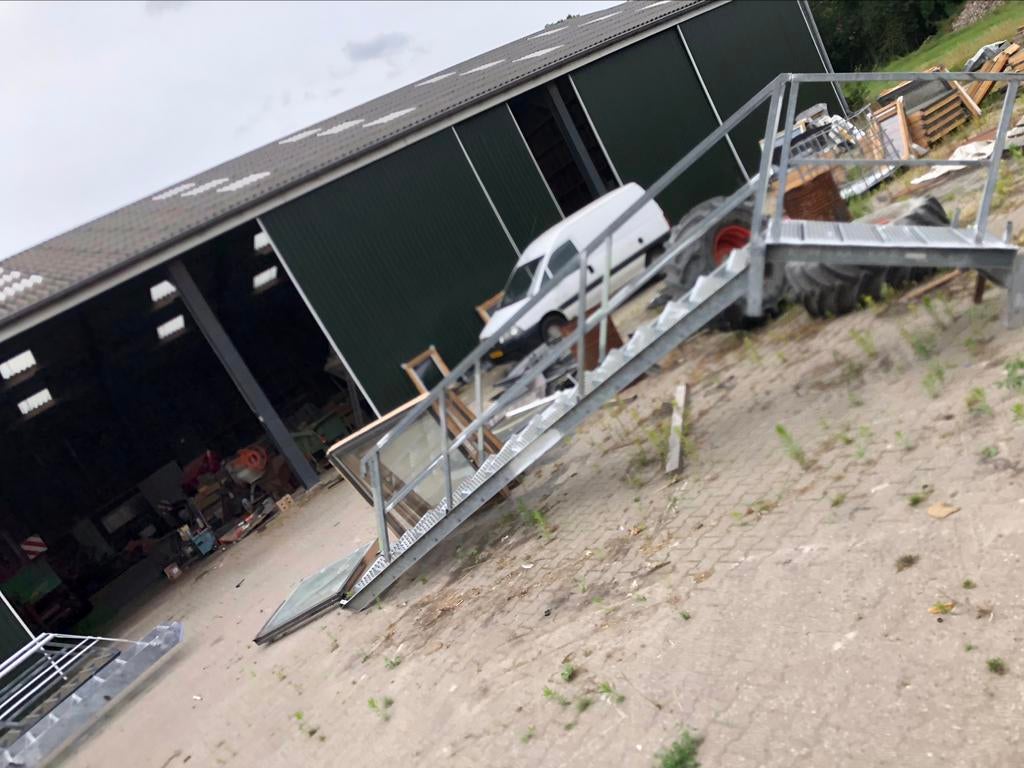 Bordes -en Spiltrap wenteltrap metalen trap gegalvaniseerd, Ophalen of Verzenden, Trap