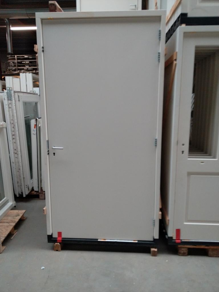 Hardhout kozijn met dichte deur [buitendeurkozijn], Doe-het-zelf en Verbouw, Deuren en Horren, 100 tot 120 cm, 215 cm of meer