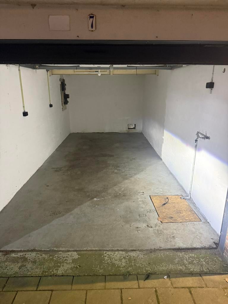 Garagebox uitgeest NH te huur met stroom!!, Amsterdam