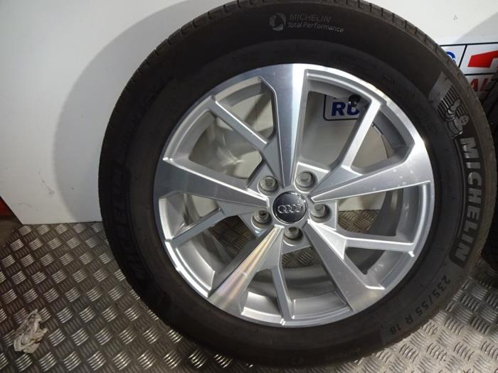 Sportvelgenset + banden van een Audi Q3, 12 maanden garantie, Gebruikt, -, -