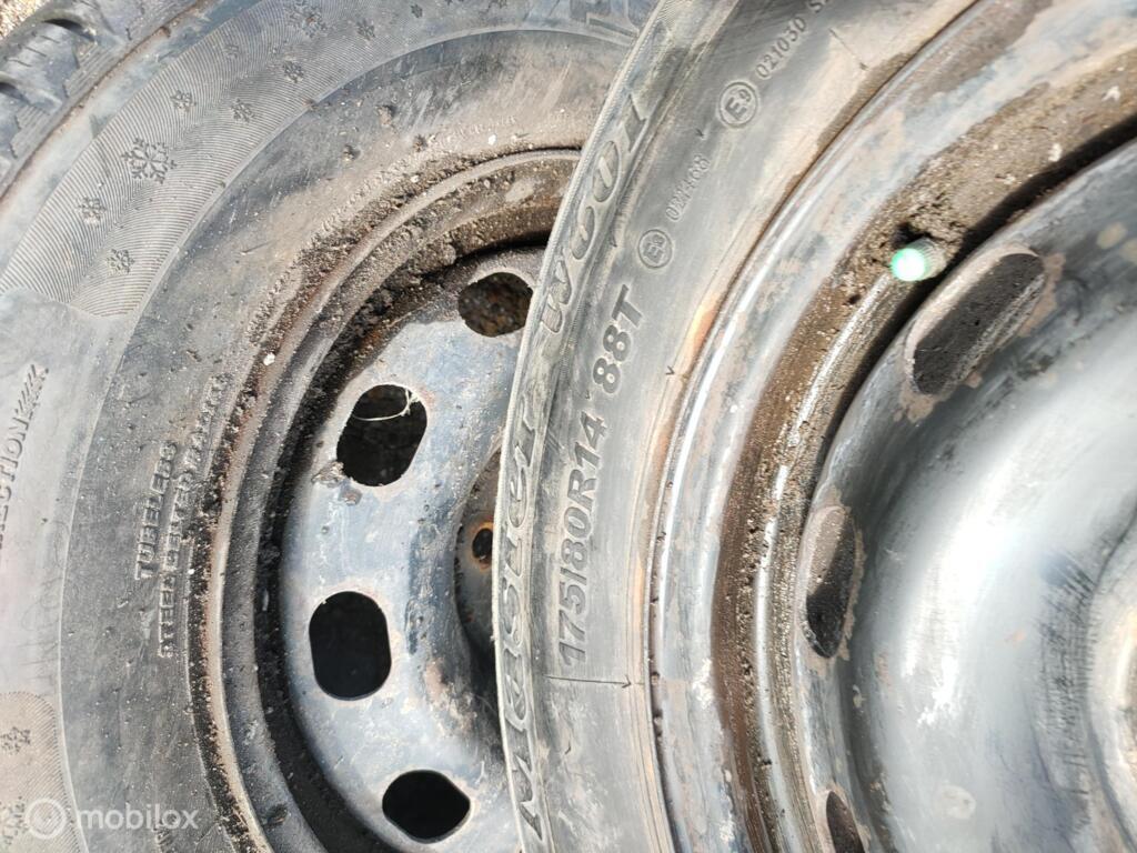 Foto 2 van Banden Kinergy eco2 - 165/70 R14 81T Hanook (Outside) -07225