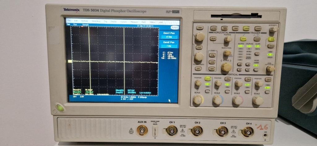 Tektronix TDS5034 350MHz/5GS/s Oscilloscope, Doe-het-zelf en Verbouw, Meetapparatuur, Ophalen of Verzenden, Zo goed als nieuw