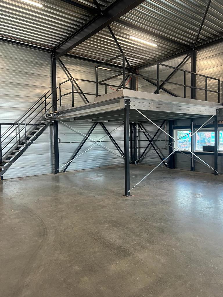 Nieuwe Entresolvloer: 12.000x8.000 3m hoog, Ophalen of Verzenden