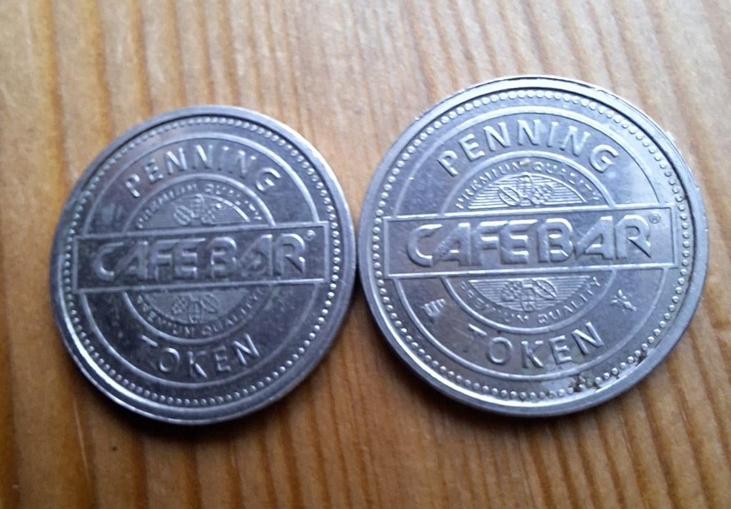 2 CafeBar koffie penningen, Ophalen of Verzenden, Overige materialen, Nederland