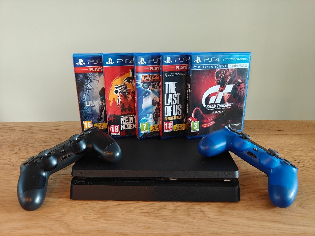 PlayStation 4 Slim 1tb opslag + 2 controllers en 5 games, Spelcomputers en Games, Ophalen, Met games, Met 2 controllers, Zo goed als nieuw