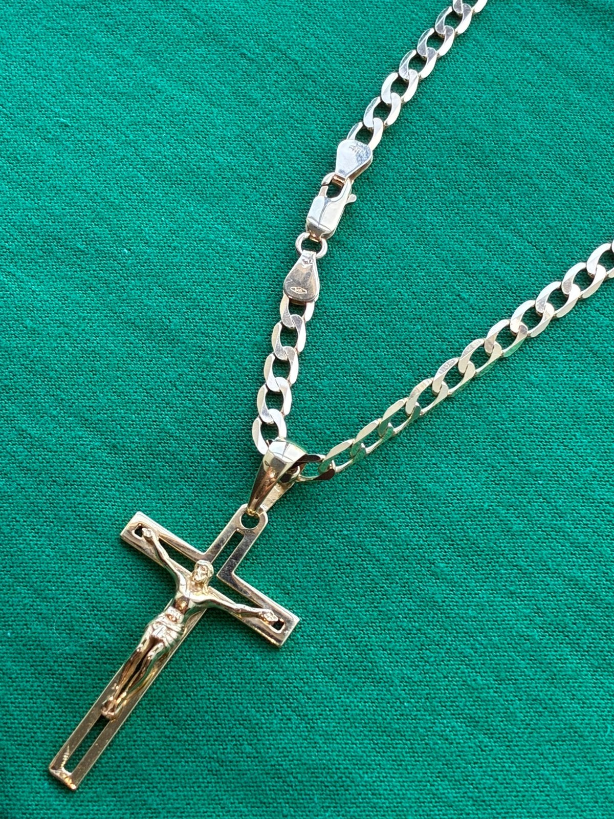 Gouden ketting met een kruis, Ophalen, Met hanger, Nieuw, Goud