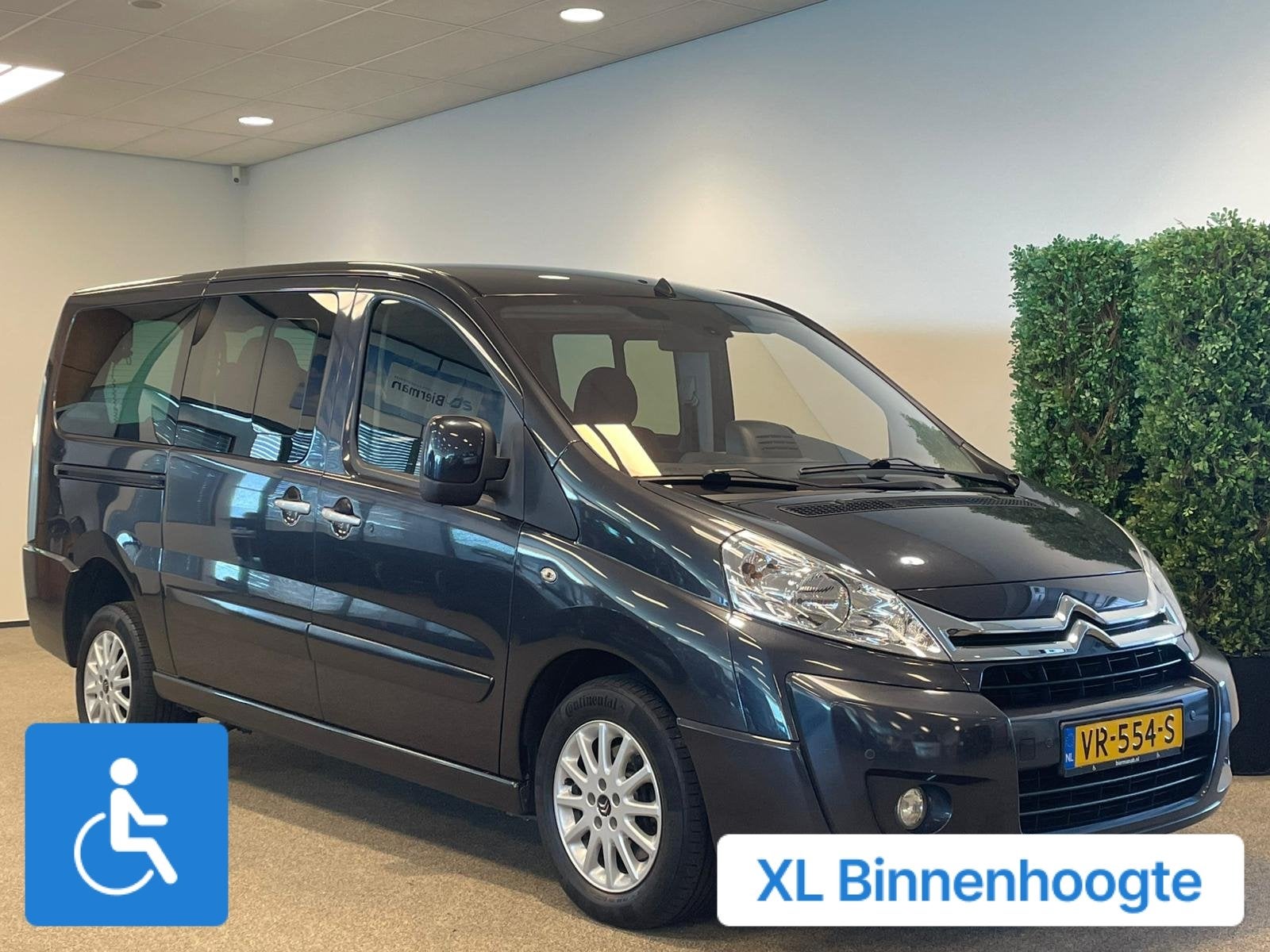 Citroen Jumpy L2H1 Rolstoelbus 4+1 XXL-Ombouw 150cm, Auto's, Gebruikt, 4 cilinders, 4 stoelen, Zwart