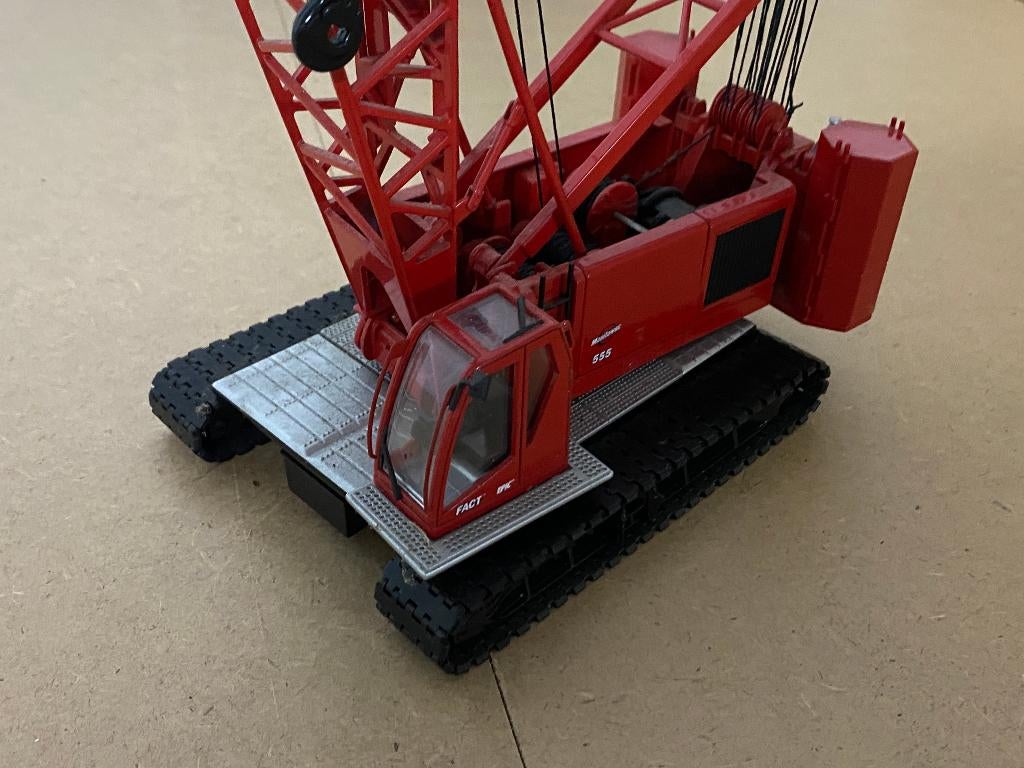 NZG 527 - MANITOWOC MODEL 555 TRACKED KRAAN V1 1:50, Hobby en Vrije tijd, Modelauto's | 1:50, Ophalen, NZG, Gebruikt, 8124AD Wesepe