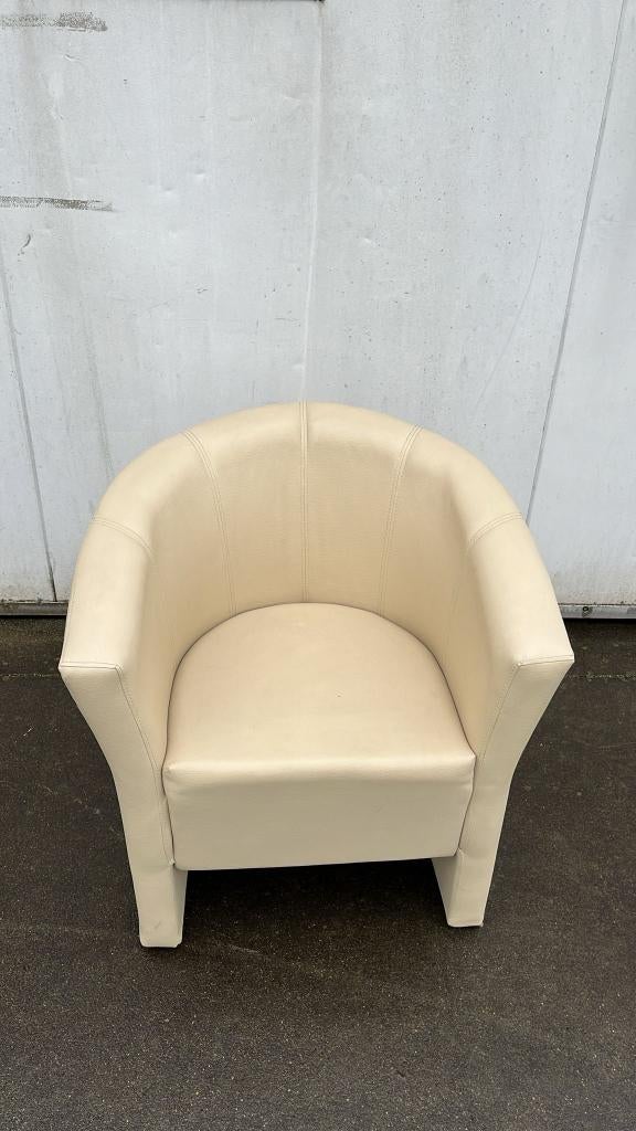 1 luxe fauteuil Beige kunstleder cafe restaurant receptie, Ophalen, 75 tot 100 cm, Zo goed als nieuw, 75 tot 100 cm