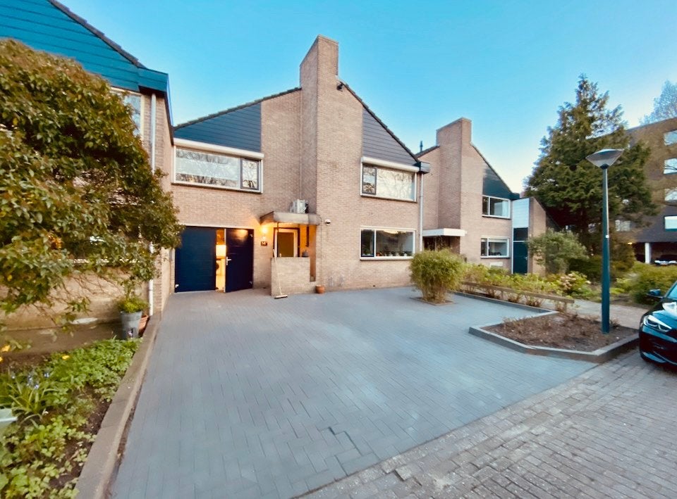 Geschakelde villa in Hoorn aan het strand, rand van centrum, Huizen en Kamers, 200 tot 500 m², Hoorn, Noord-Holland, 212 m²