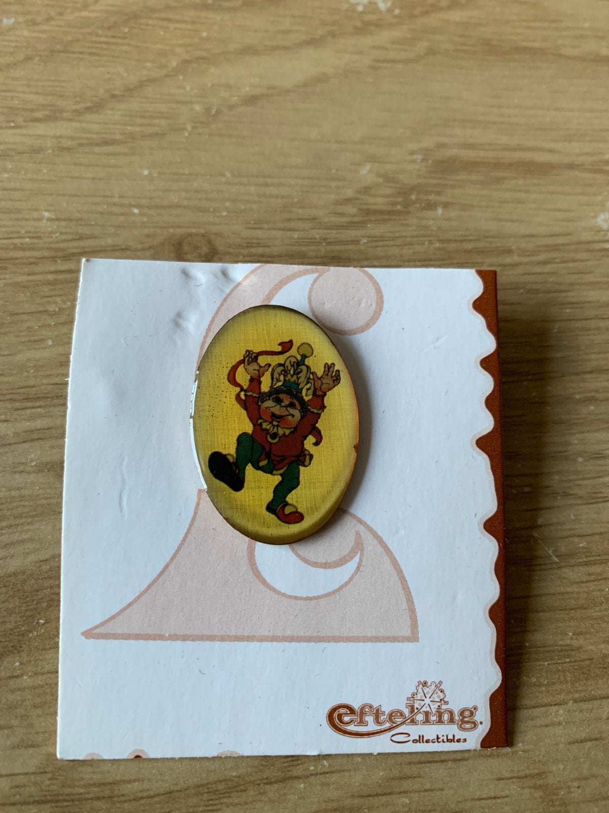 Efteling platte laaf pin nummer 5, Ophalen of Verzenden, Zo goed als nieuw, Button of Speldje