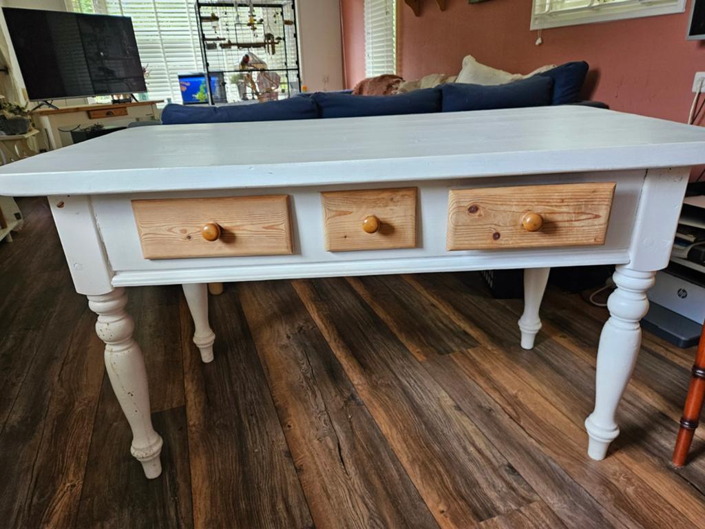 Grenen eettafel met 3 laden - 132x69x77 cm, Gebruikt, 100 tot 150 cm, Vier personen, Grenenhout