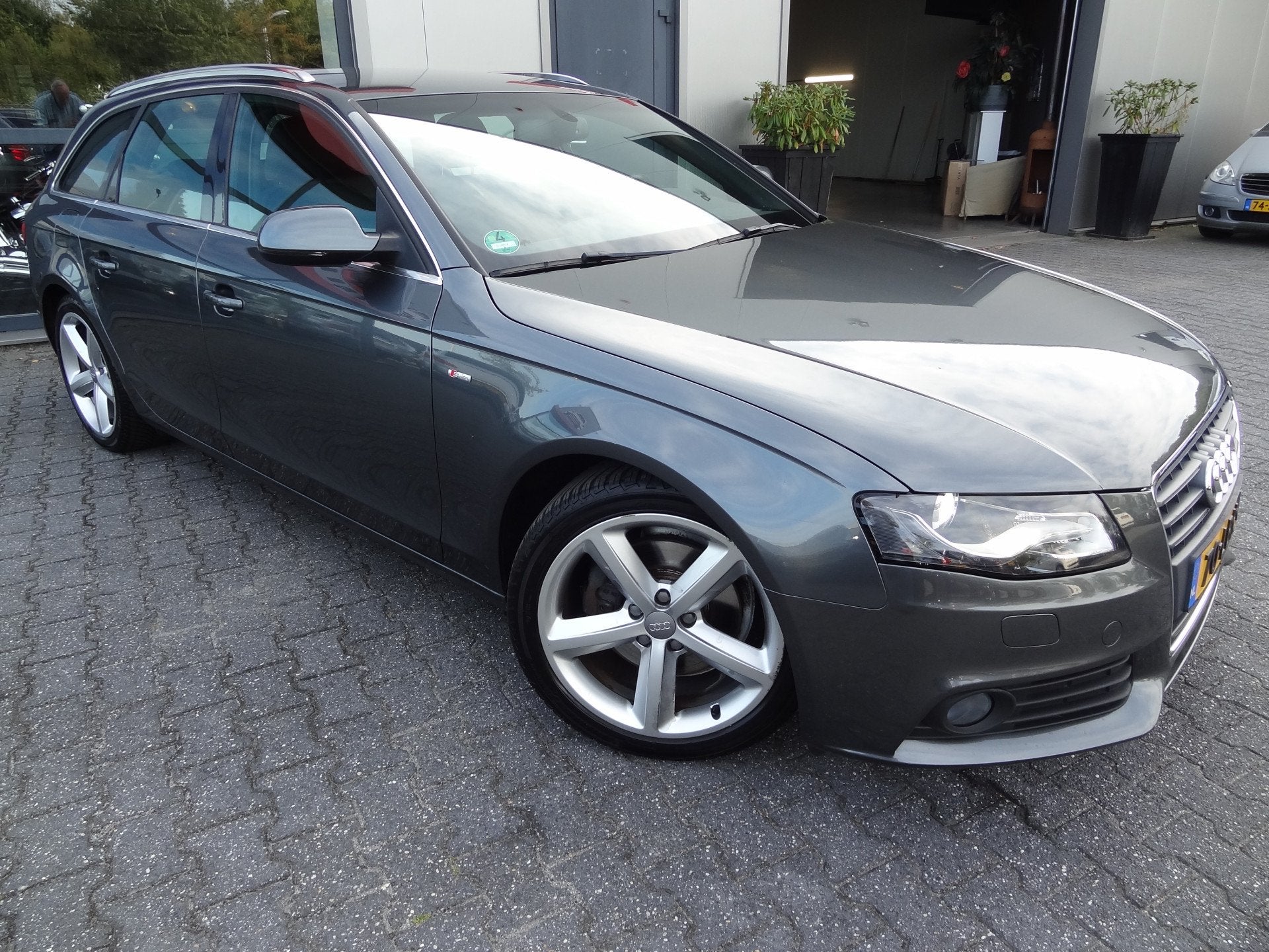 Audi A4 1.8 | 2X S-LINE | NL-AUTO | NAVI | CRUISE | LMV |, Auto's, Euro 5, 1490 kg, Gebruikt, Zwart