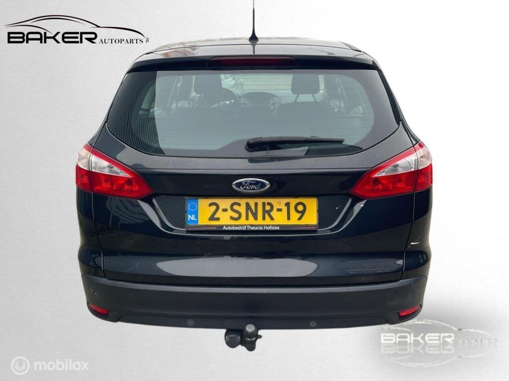 Achterbumper zwart station Ford Focus Wagon III  ('11-'18), Gebruikt, Ford, Ophalen of Verzenden, Ford