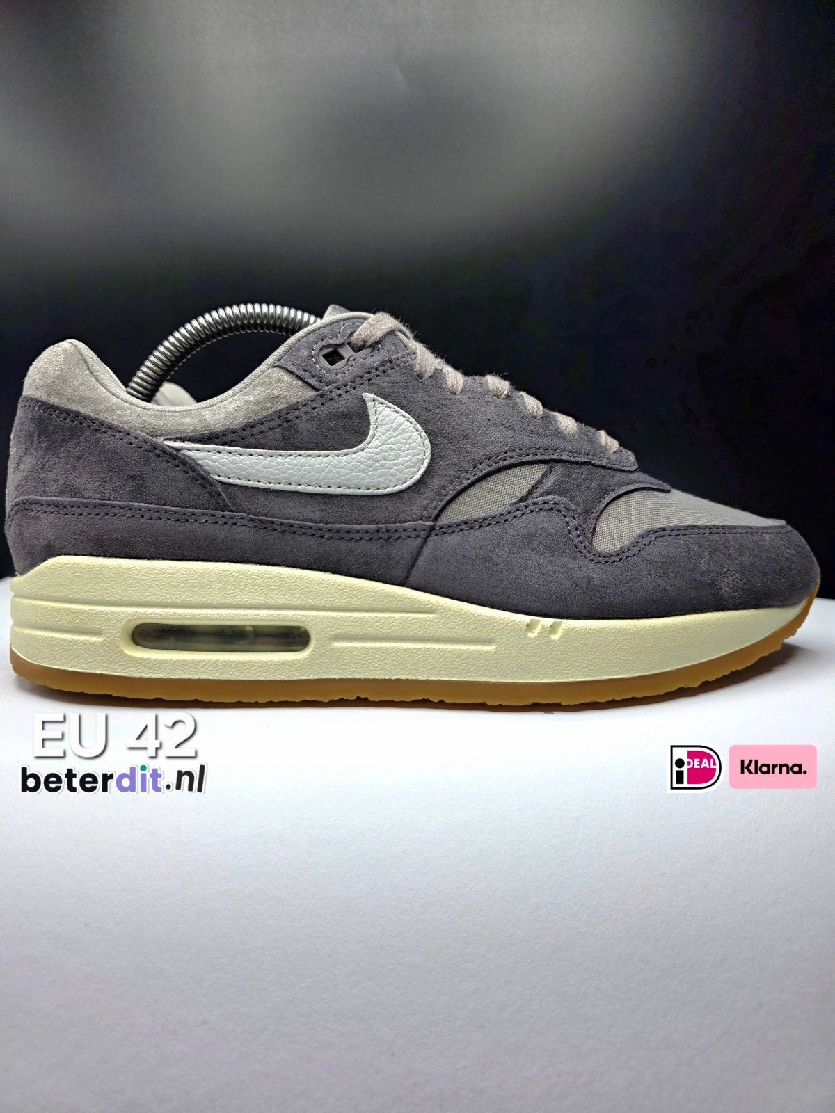 Nike Air Max 1 Crepe 'Soft Grey'
Maat: 42, Kleding | Heren, Schoenen, Nike air max, Ophalen of Verzenden, Nike, Nike