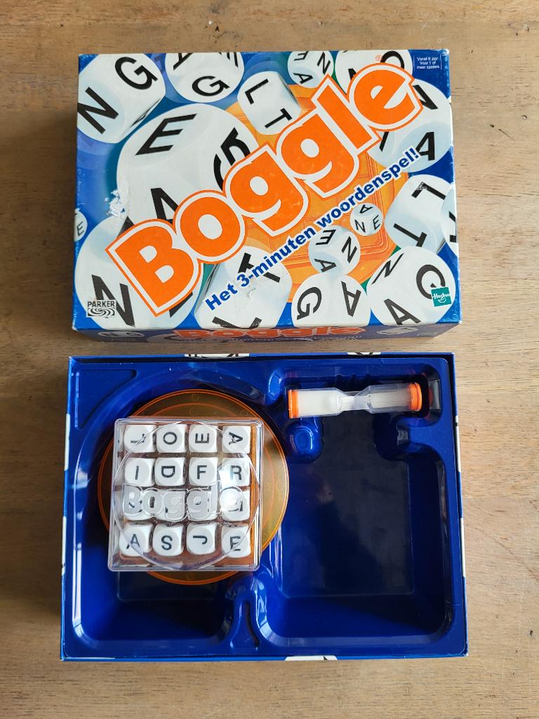 spel Boggle, Hobby en Vrije tijd, Gezelschapsspellen | Bordspellen, Vijf spelers of meer, Ophalen of Verzenden, Gebruikt