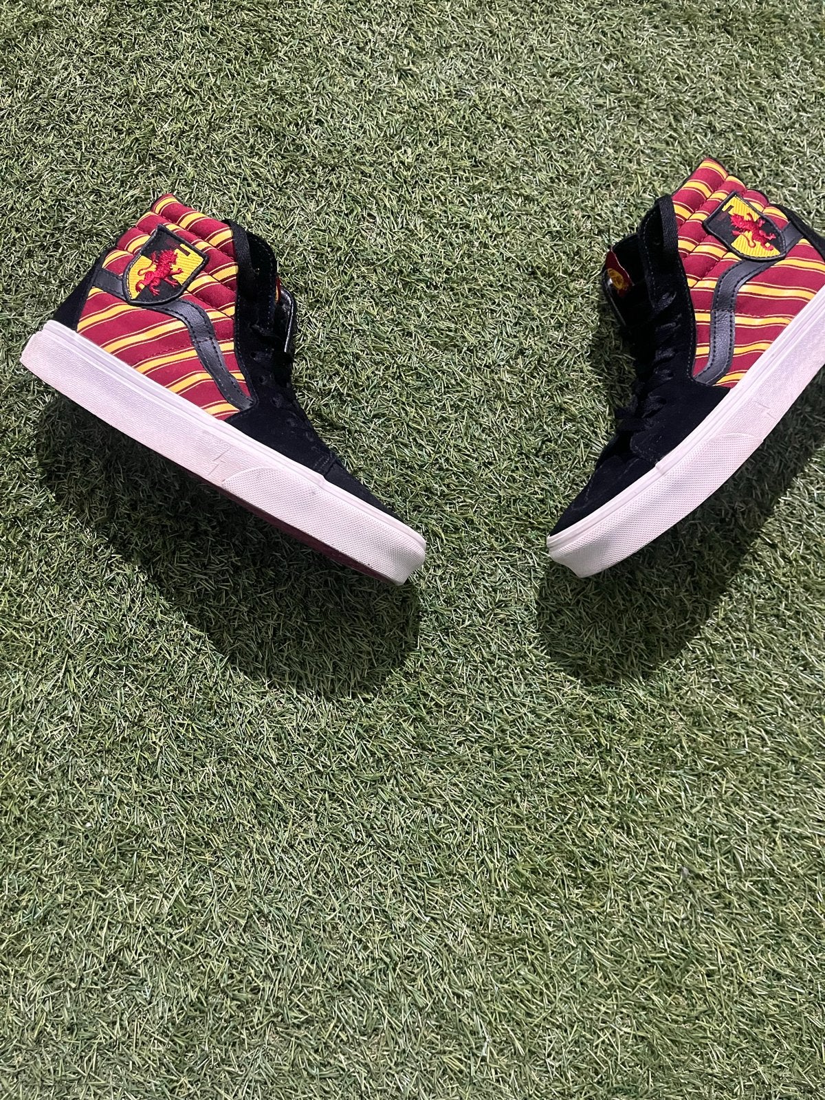 Vans Sk8-Hi Harry Potter Gryffindor Sneakers, Ophalen of Verzenden, Zo goed als nieuw, Rood, Sneakers of Gympen