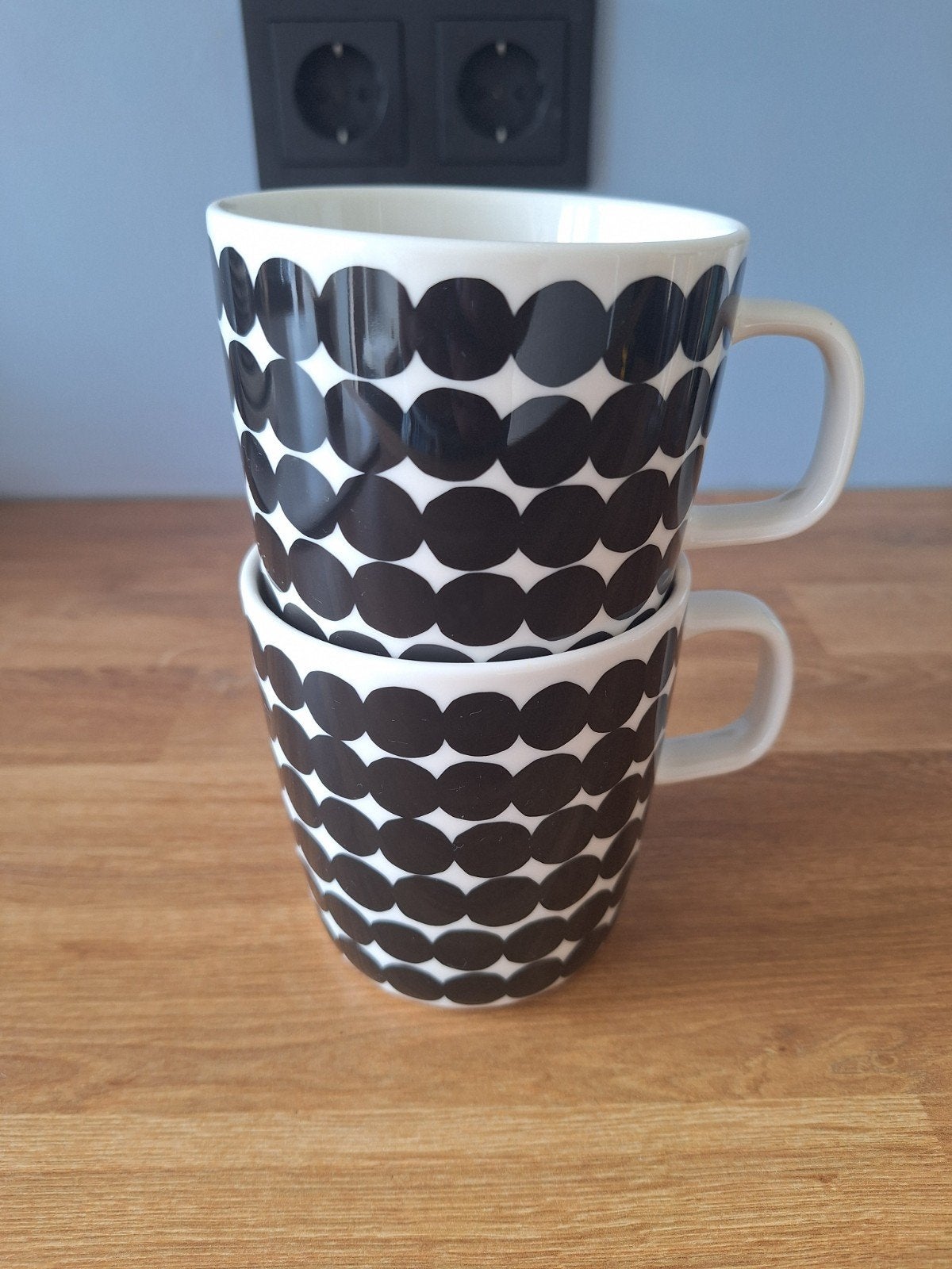 Marimekko Oiva Siirtolapuutarha mok 4dl, Huis en Inrichting, Keuken | Servies, Overige merken, Keramiek, Zo goed als nieuw, Modern