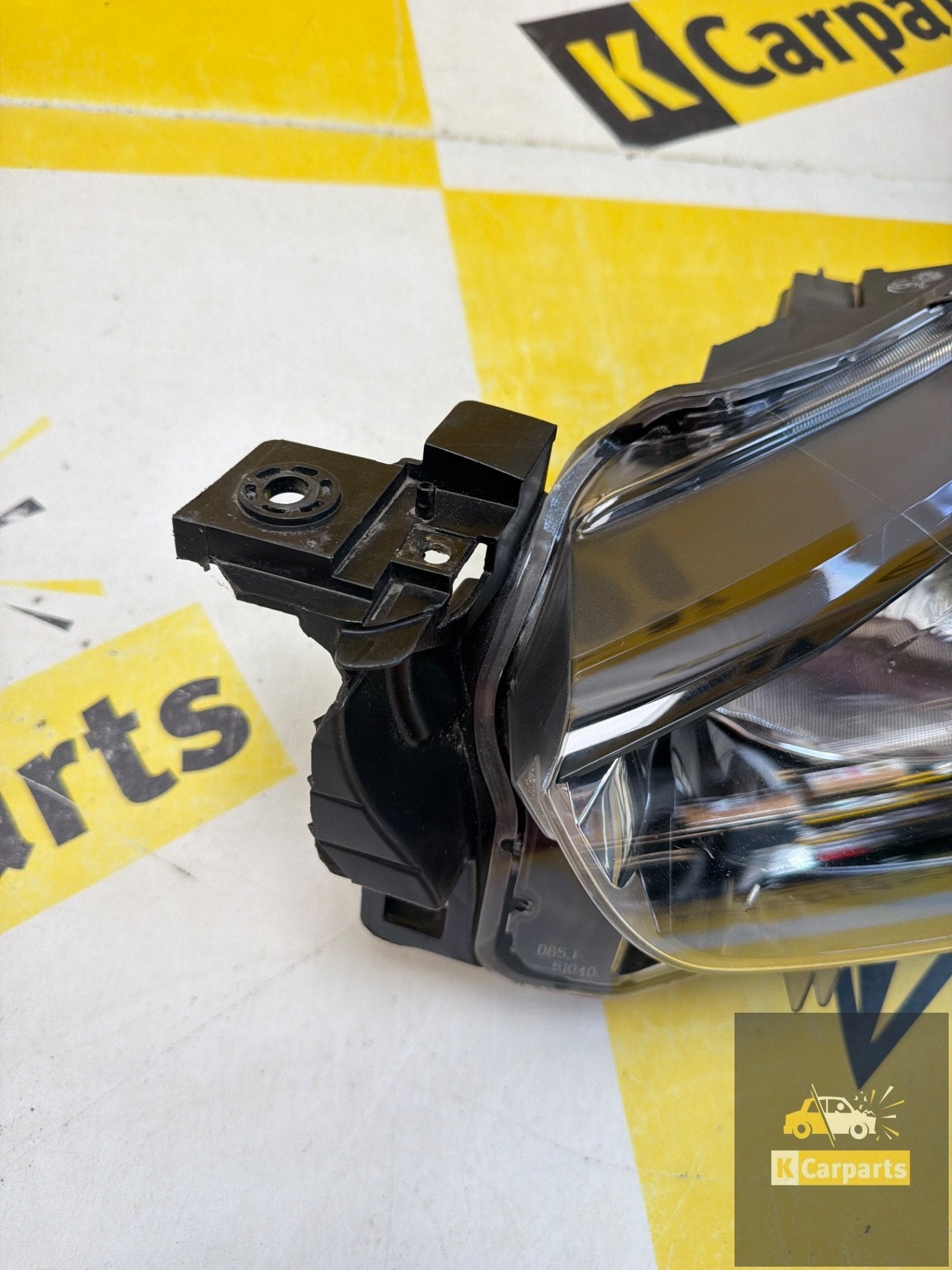 Koplamp Mazda 2 Links Halogeen DB5J51040 koplamp, Gebruikt, Shinchi, Fuchu-Cho 3-1
730-8670  Hiroshima, Mazda Motor Corporation