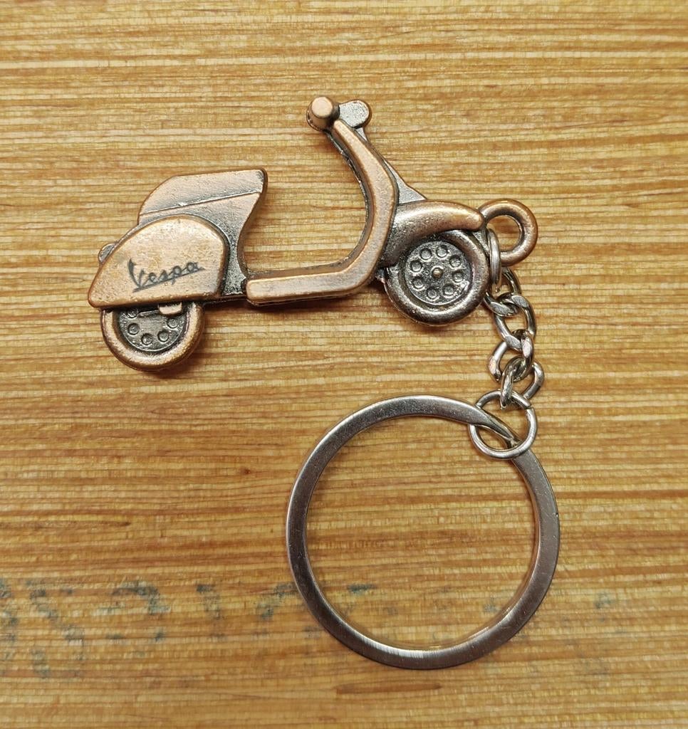 Nieuwe Vespa scooter sleutelhanger, Verzamelen, Ophalen of Verzenden