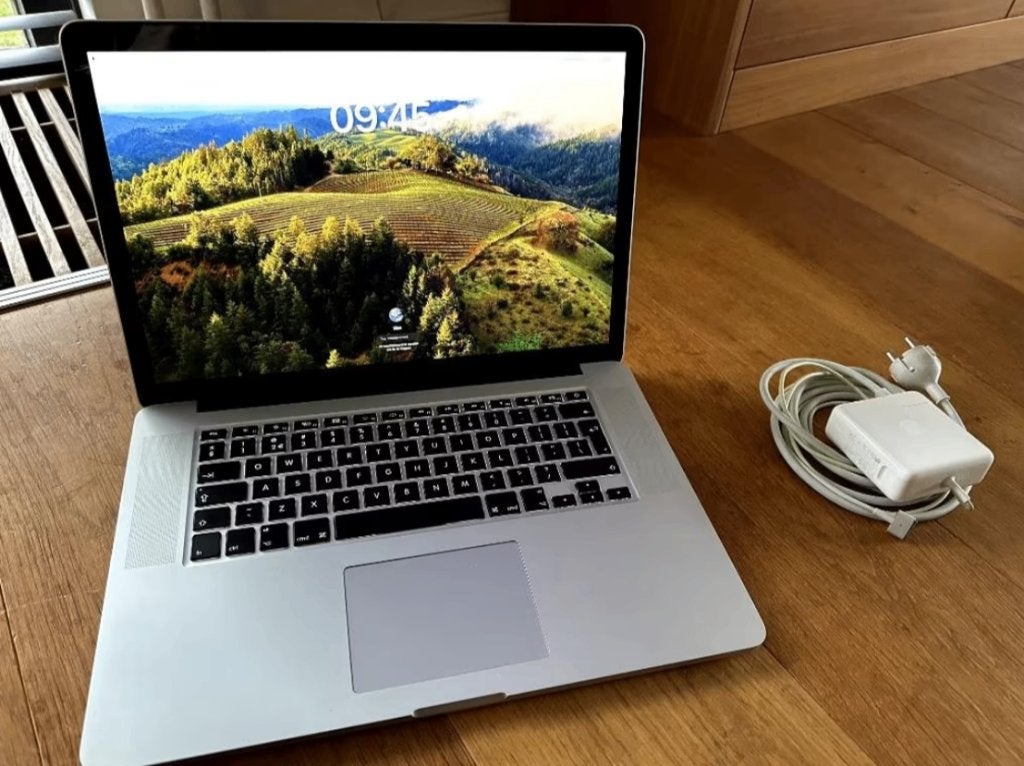 Apple MacBook Pro 15 inch i7 16GB Uitmuntende Staat 256GB, MacBook Pro, 256 GB, 2 tot 3 Ghz, Ophalen of Verzenden