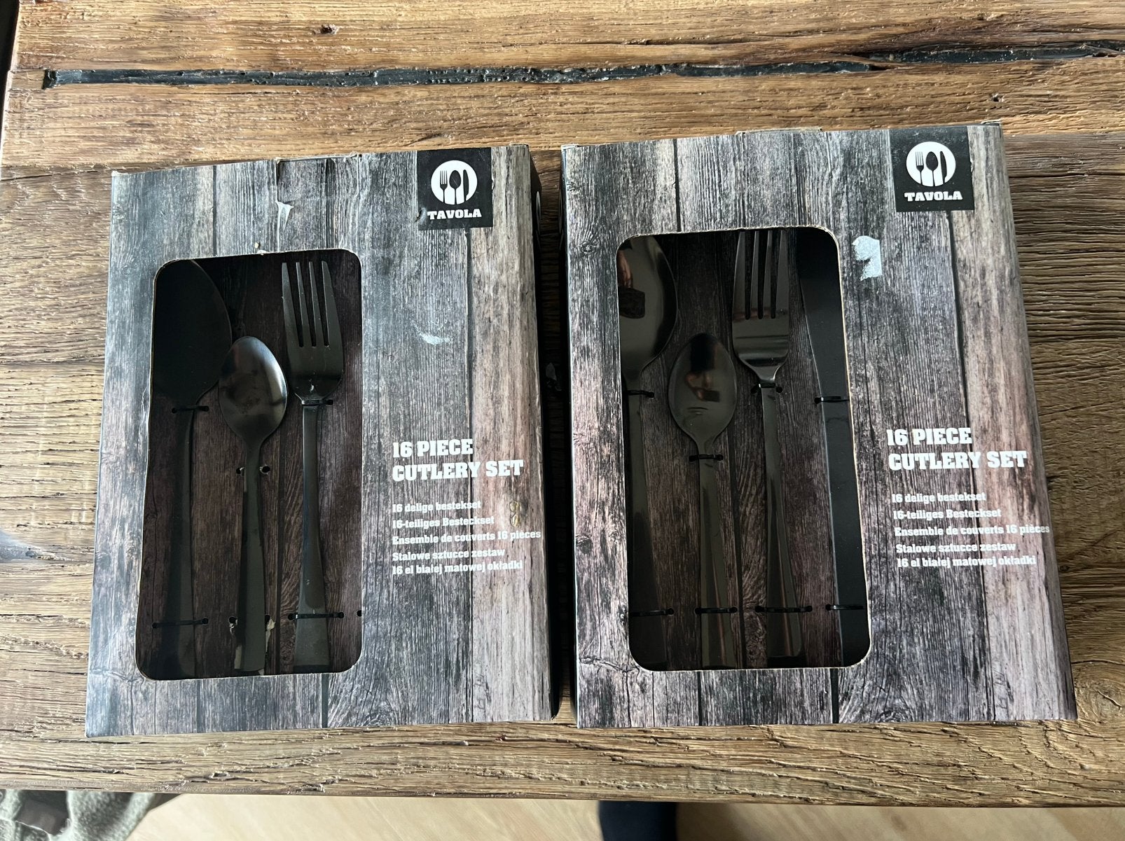 Tavola   2x16 delig bestekset zwart( 8 personen)   NIEUW, Huis en Inrichting, Keuken | Bestek, Overige materialen, Bestekset, Overige typen