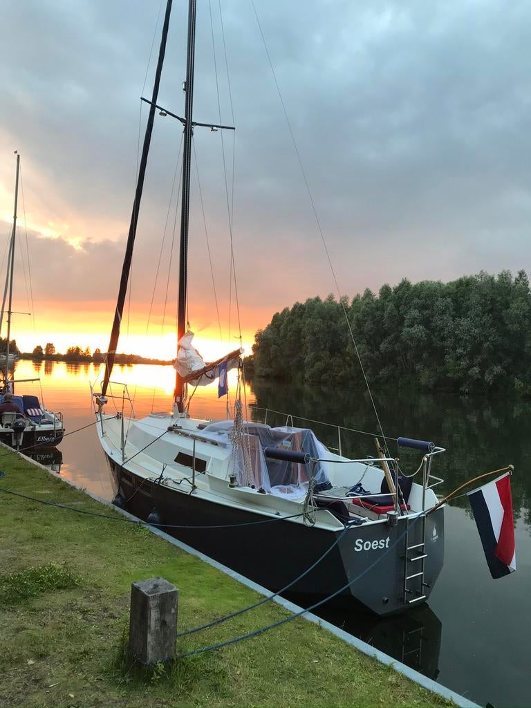 WIBO 835 kajuitzeiljacht, Watersport en Boten, Ophalen, Gebruikt, Staal, Diesel