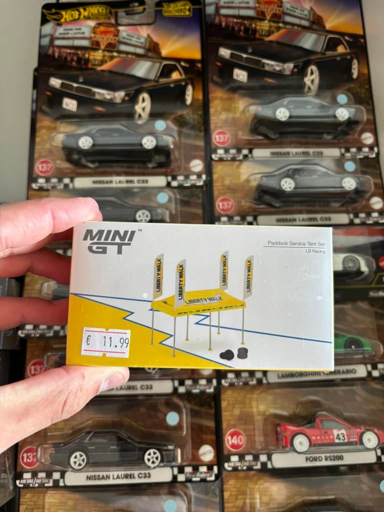 Mini GT Diorama tentjes, Hobby en Vrije tijd, Modelauto's | Overige schalen, Ophalen of Verzenden, Zo goed als nieuw, Auto