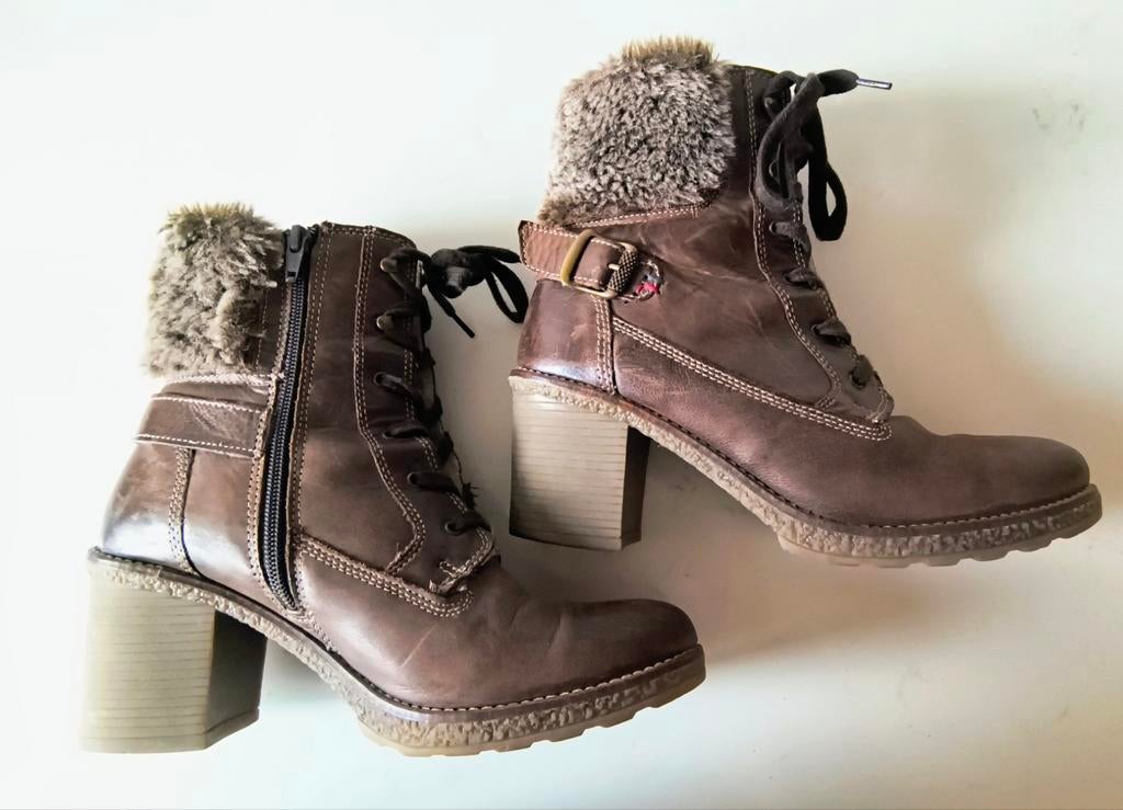 Bruine Hush Puppies laarsjes met bont en hak, Kleding | Dames, Bruin, Lage of Enkellaarzen, Ophalen of Verzenden, Gedragen
