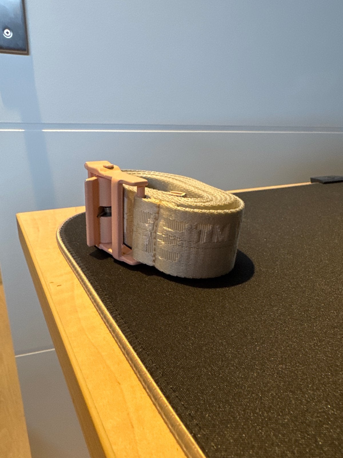 Off-White Industrial Riem - In goede staat, Overige kleuren, Heupriem, Ophalen of Verzenden, Zo goed als nieuw
