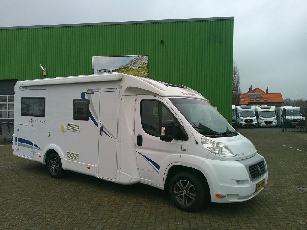 zeer mooie Dethleffs Advantage T 6611 lage lengte bedden, Caravans en Kamperen, Ringverwarming, Fiat, Kluisje, Tot en met 3