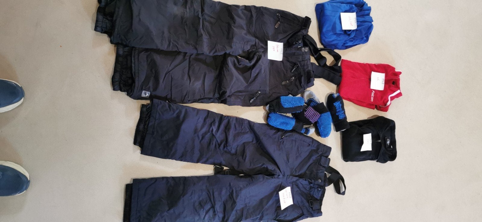 Skikleding set: broeken, truien en handschoenen, Kleding | Dames, Broek, Diverse, Ophalen of Verzenden, Maat 34 (XS) of kleiner