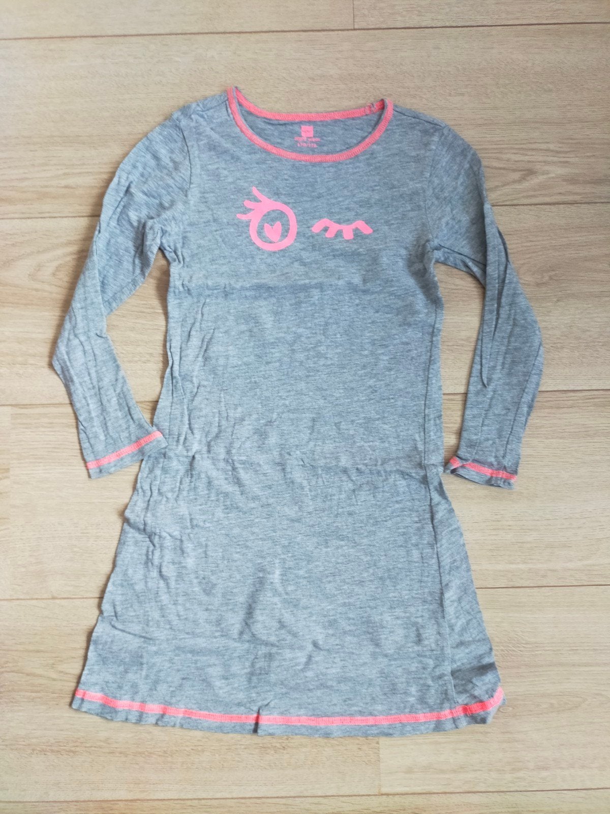 Izgs! Fijn grijs nachthemd van Hema! Mt 110/116, Nacht- of Onderkleding, Gebruikt, Meisje, Ophalen of Verzenden