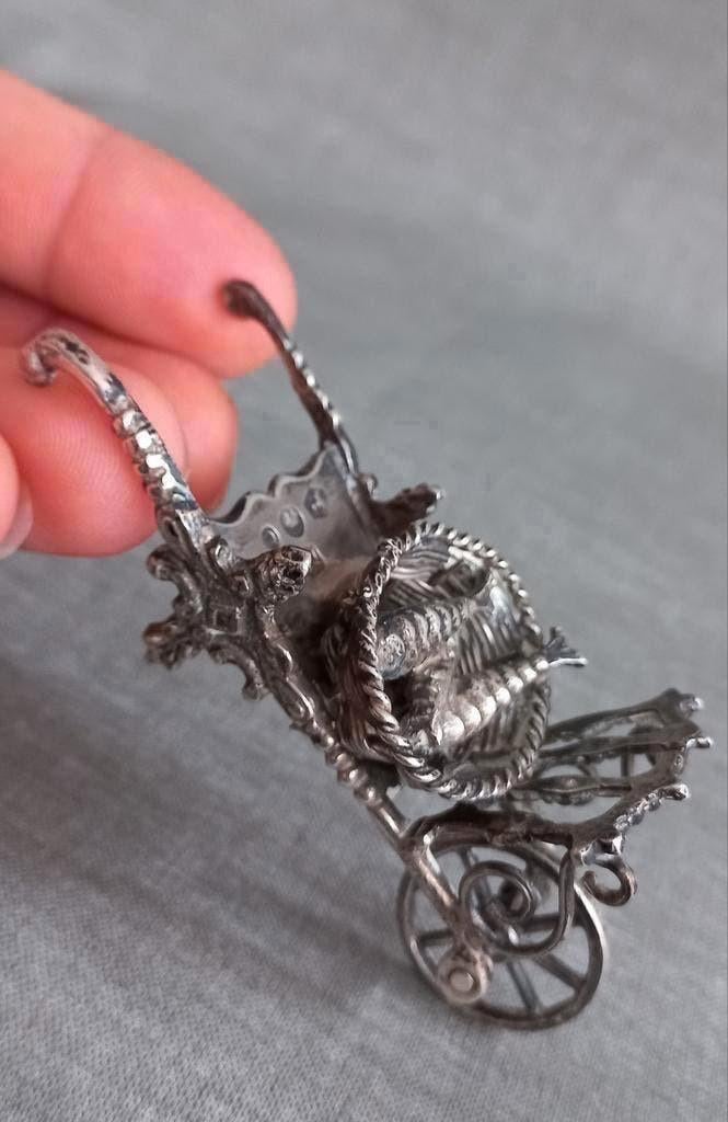Antiek Zilveren miniatuur kruiwagen met kooi met keurmerk, Ophalen of Verzenden, Zilver