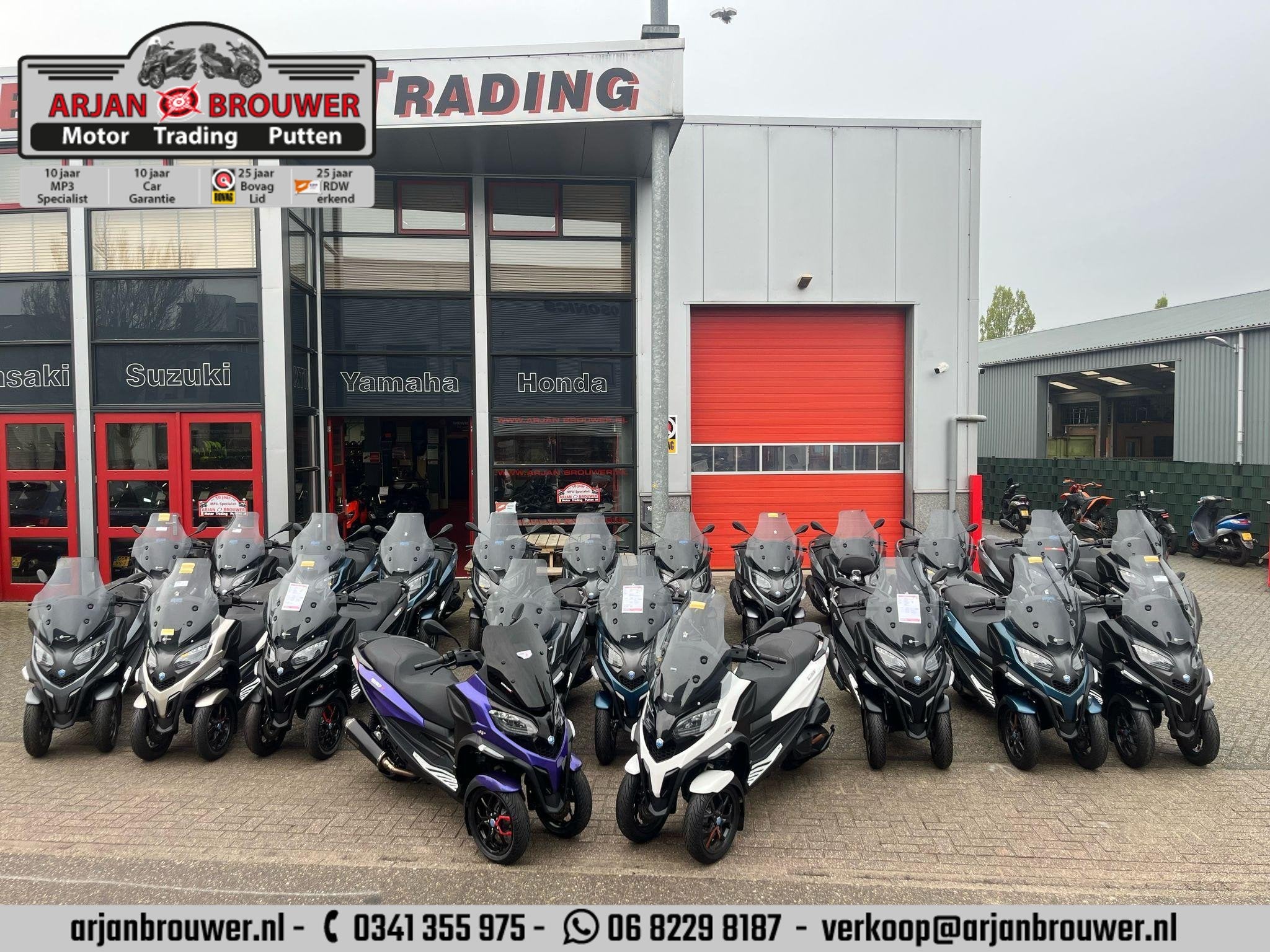 De Grootste Piaggio MP3, Peugeot Metropolis, Yamaha Tricity, Bedrijf, Piaggio Vespa B.V., Customer_service@piaggio.com, Minervum 7272
4817 ZM  Breda, NL