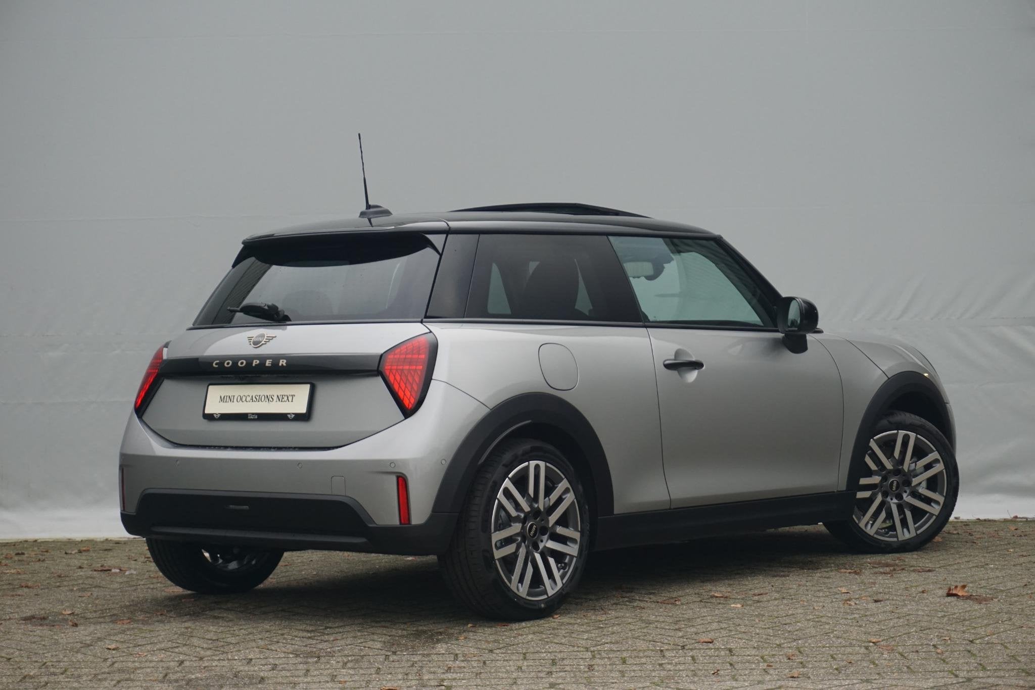 MINI Cooper C Pakket M | Glazen Panoramadak | Stuur- en stoe, Auto's, Mini, Stof, 156 pk, Met garantie (alle), 4 stoelen