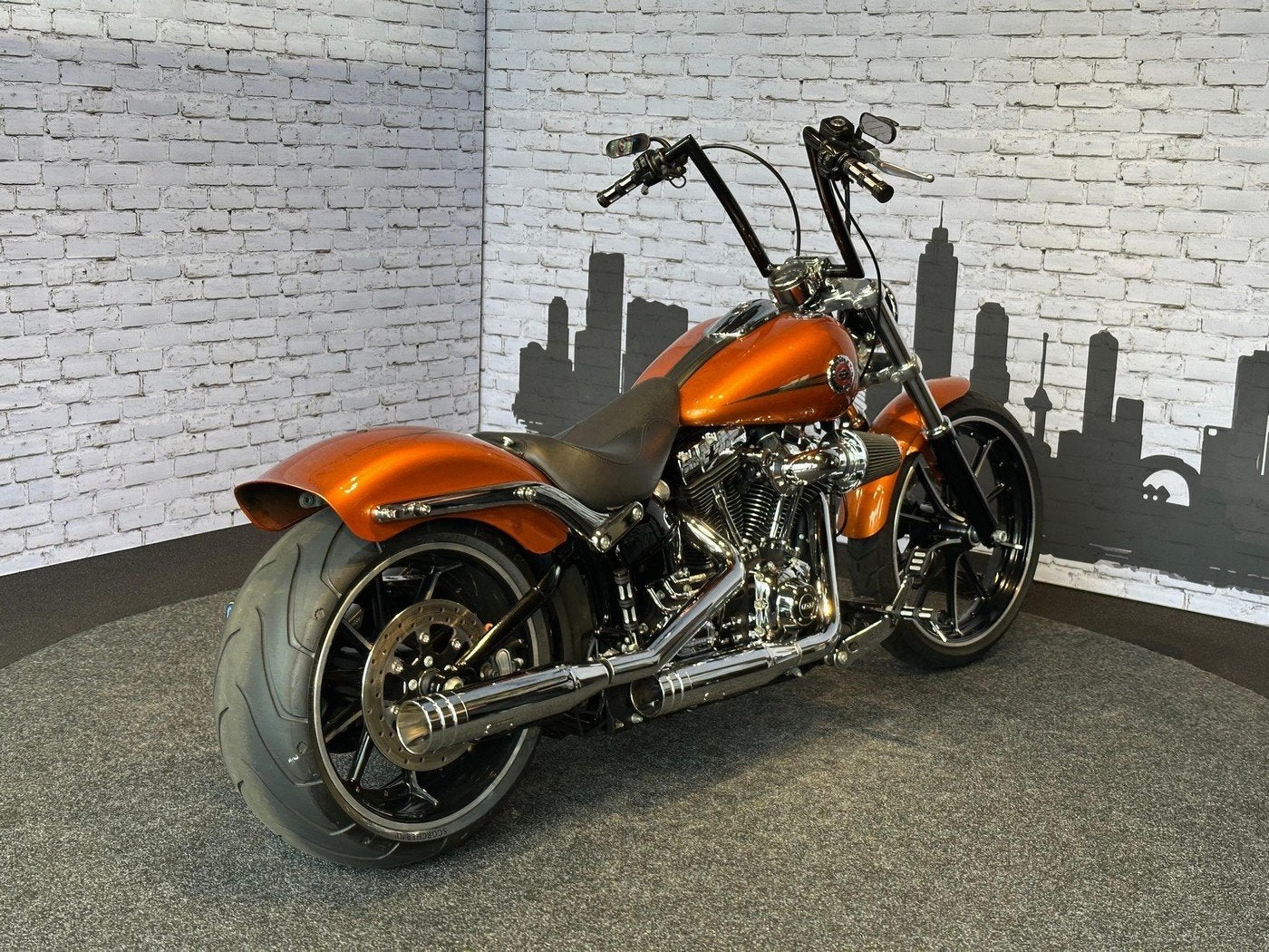 Harley-Davidson FXSB Breakout (bj 2013), Motoren, Laan van Vredenoord 33
2289 DA  RIJSWIJK, NL, 1690 cc, Meer dan 35 kW, Overig