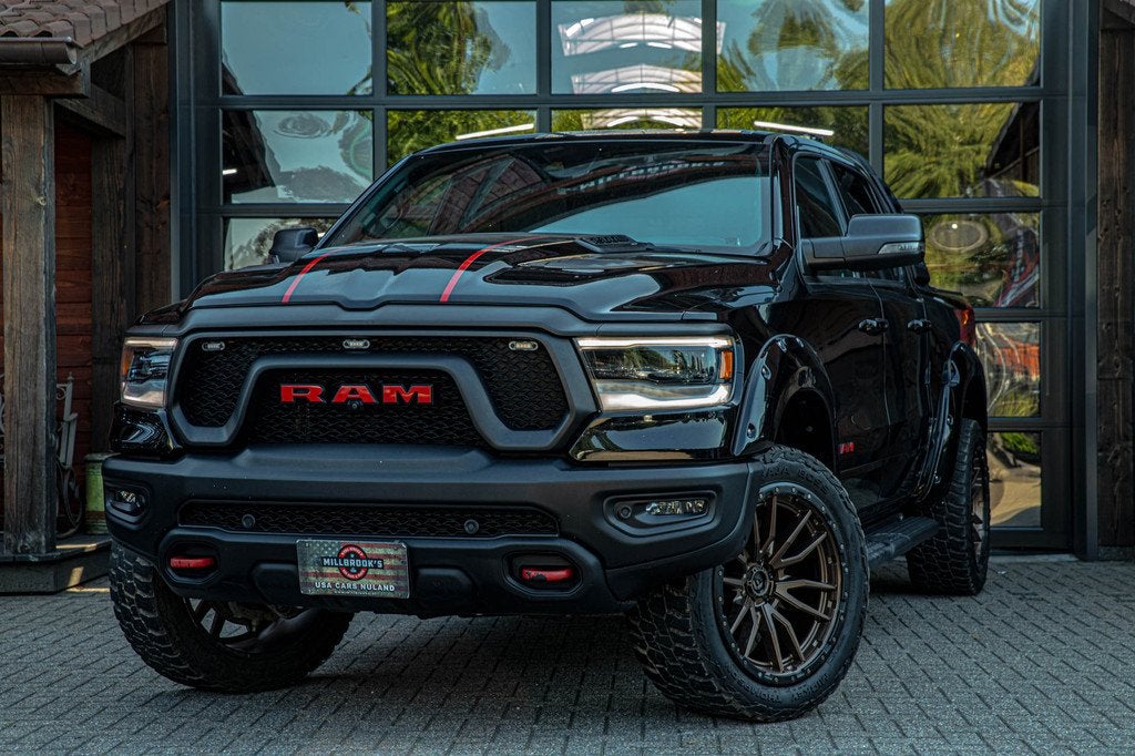 RAM Ram 1500 V8 rebel GT Etorq !UNIEK! | 1700 km rijbereik |, Auto's, Gebruikt, 5654 cc, 402 pk, Zwart