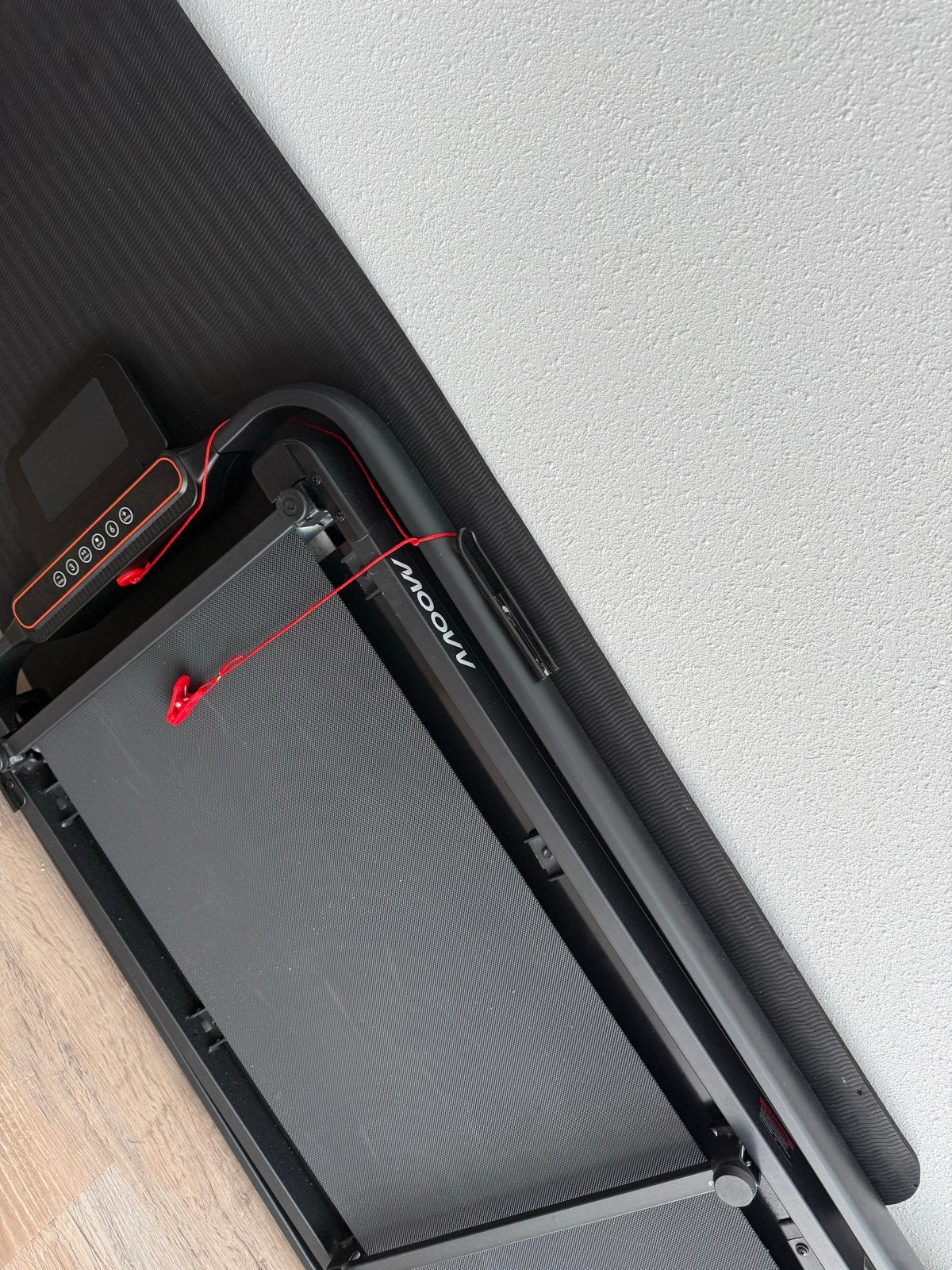 Moovv Loopband - Compact en Opvouwbaarmet incline function, Ophalen, Zo goed als nieuw, Metaal, Loopband