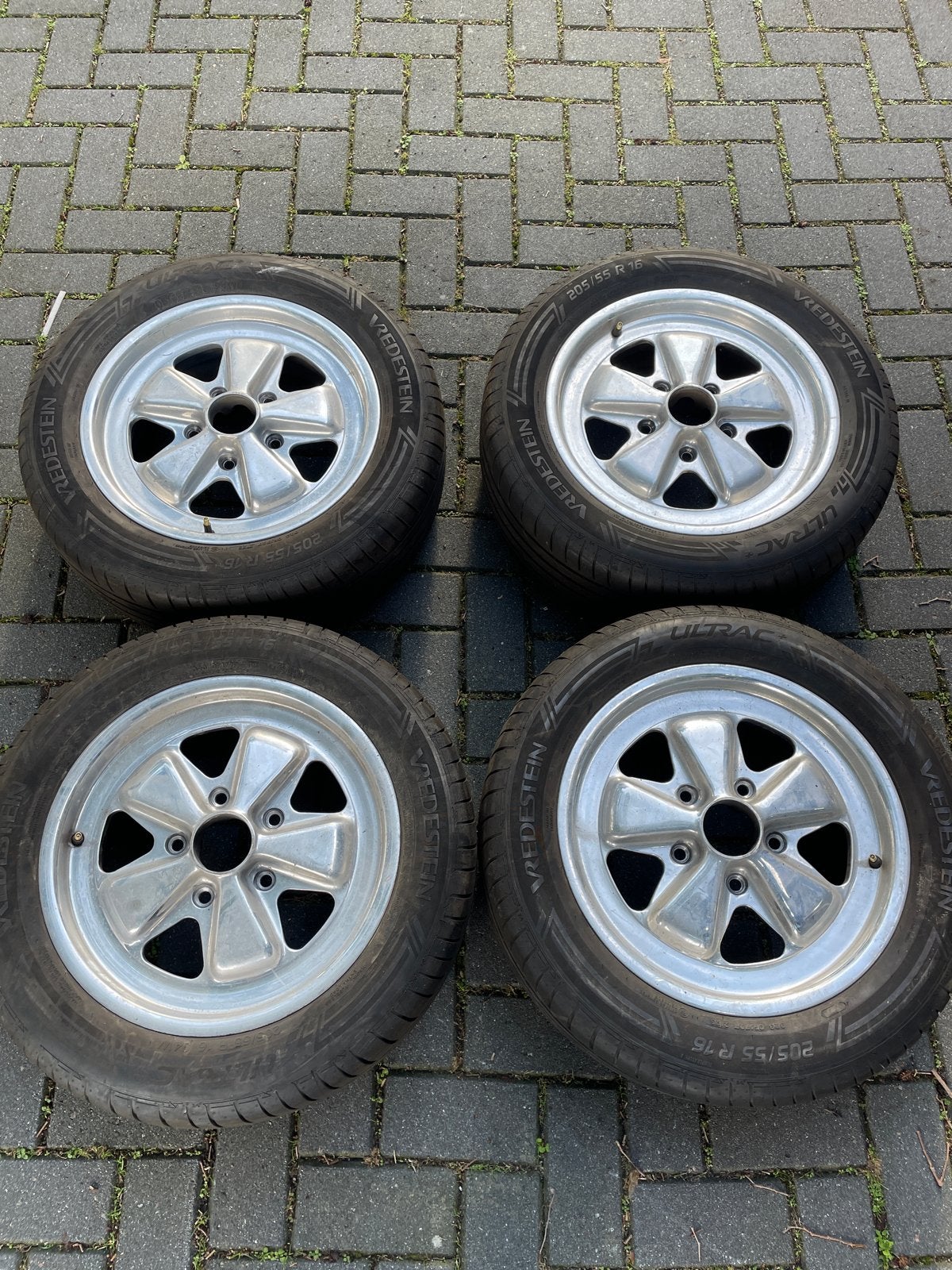 Set van 4 originele 6Jx16 Porsche/Fuchs velgen + banden, Ophalen, Gebruikt, 16 inch, Banden en Velgen