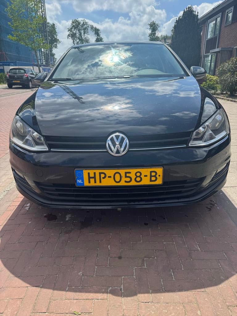 Volkswagen Golf 1.6 TDI 81KW 5D 2015 Zwart, Auto's, Voorwielaandrijving, 4 cilinders, Zwart, Origineel Nederlands