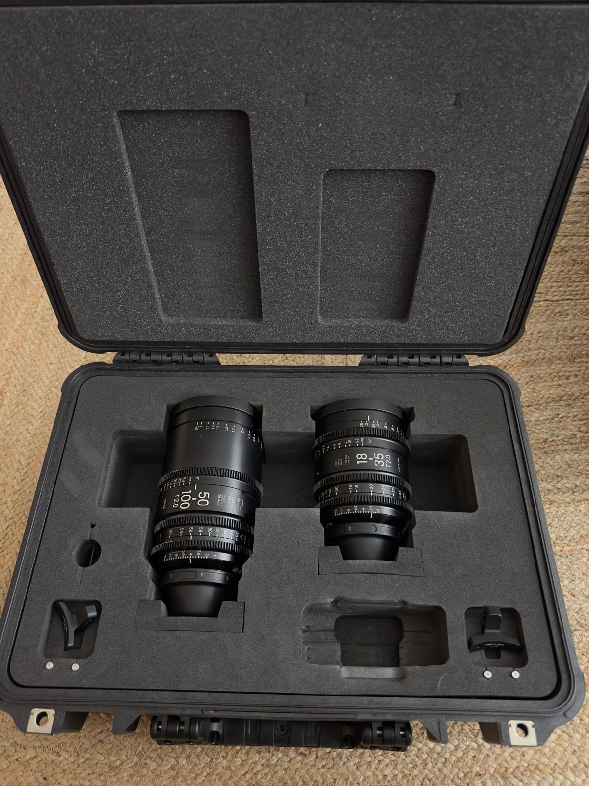 Nieuw Sigma High Speed Zoom 18-35mm T2 + 50-100mm T2 + CASE, Audio, Tv en Foto, Fotografie | Lenzen en Objectieven, Ophalen, Sigma